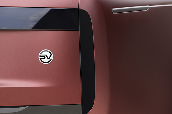 The SV roundel on the rear of the new Range Rover SV in produced by two-colour Ceramic Injection Moulding (Courtesy Jaguar Land Rover)