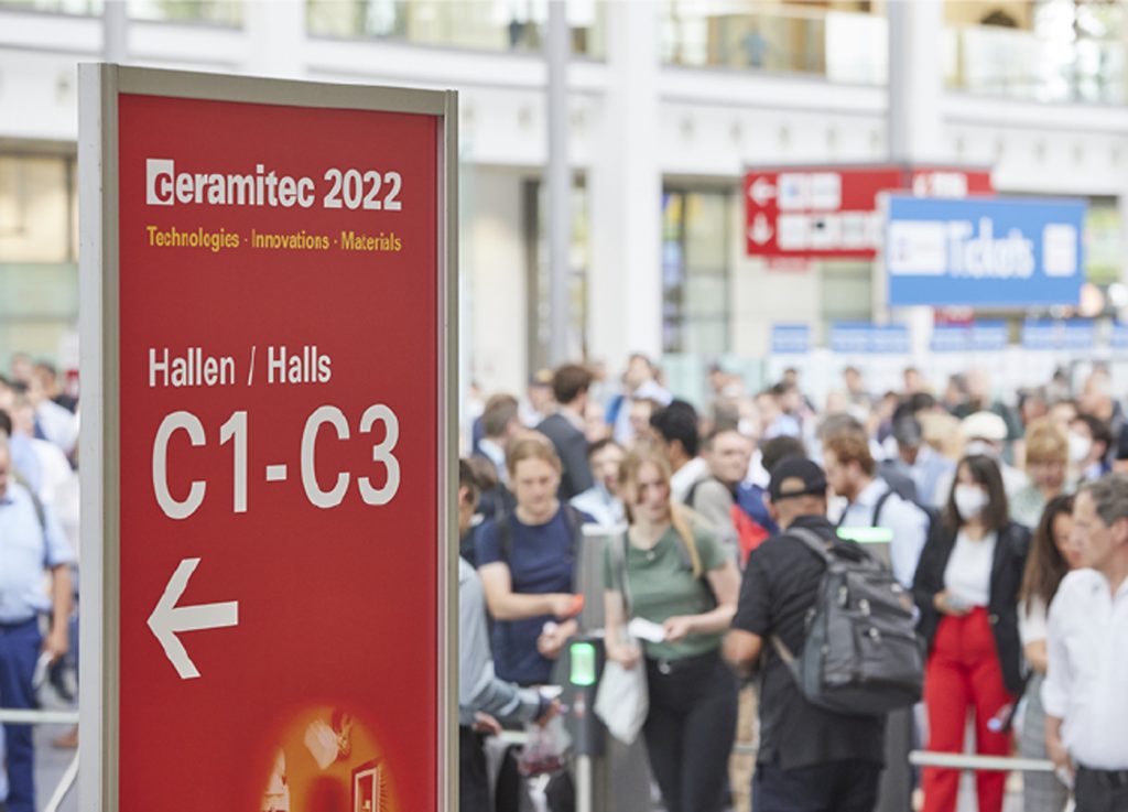 Fig. 1 Visitors arriving at Ceramitec 2022 (Courtesy Messe München)