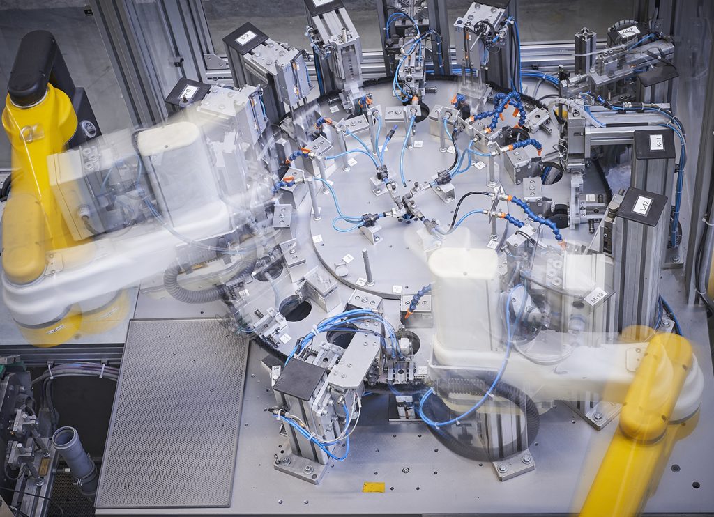 Fig. 3 Fully automatic deburring of MIM turbocharger components (Courtesy Schunk)