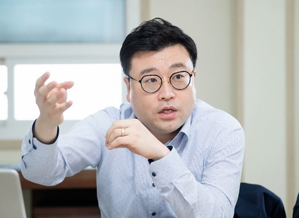 Fig. 4 MTIG’s founder and CEO, Dr Ji-Hwan Park, who established the company in 2006 and has maintained a materials-first strategy (Courtesy MTIG)
