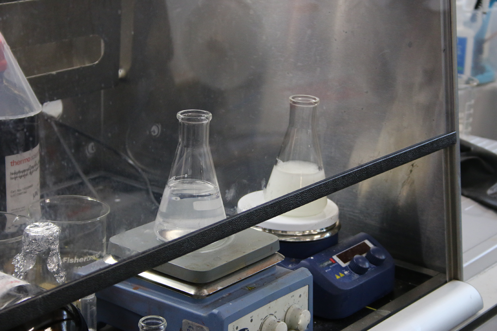 Fig. 5 Laboratory development of functional binders, where chemistry provides a pathway to tailored performance in Binder Jetting (Courtesy Atomik AM)