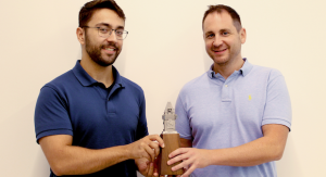 Left to right: MetShape’s Mike Schimmelpfennig, Head of Sales and Dr Andreas Baum, CEO, accepted the Metal Additive Manufacturing Award 2022 at the 7th Metal AM Conference hosted by ASMET (Courtesy MetShape)